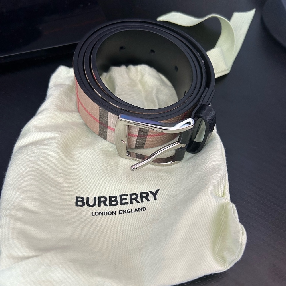 BRAND NEW BURBERRY BELT